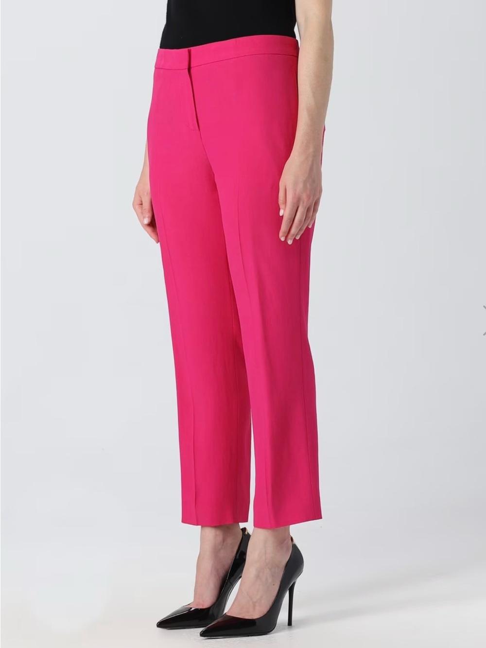 💓 Alexander McQueen Cigarette Trousers in Pink
$ 1,390 RRP
